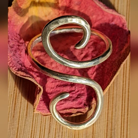 Sterling Silver Wrap Ring Artisan Crafted Hammered Curving Spiral Design - Picture 8 of 11